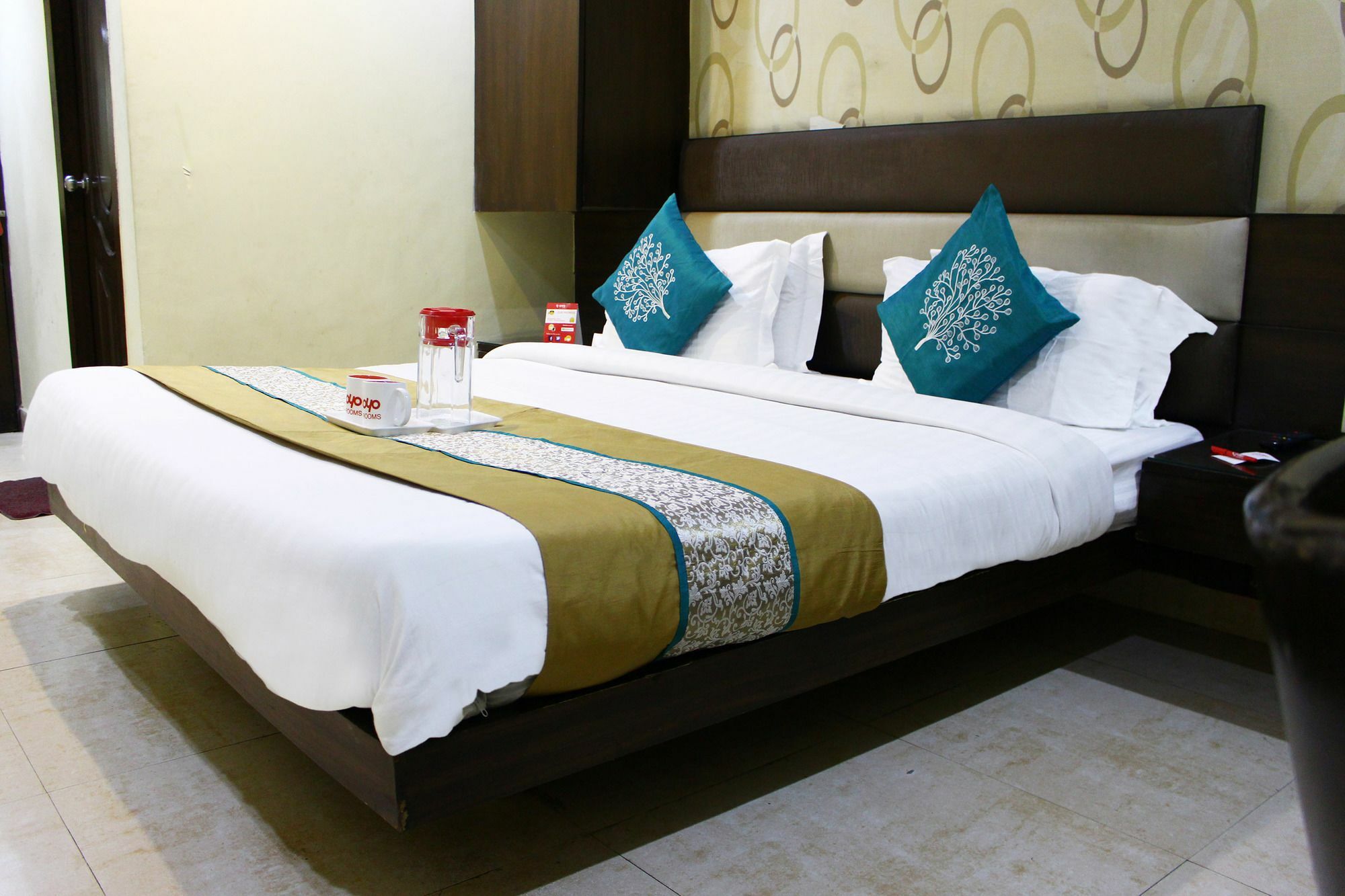 Crown Royale Hotel Dehradun Exterior foto