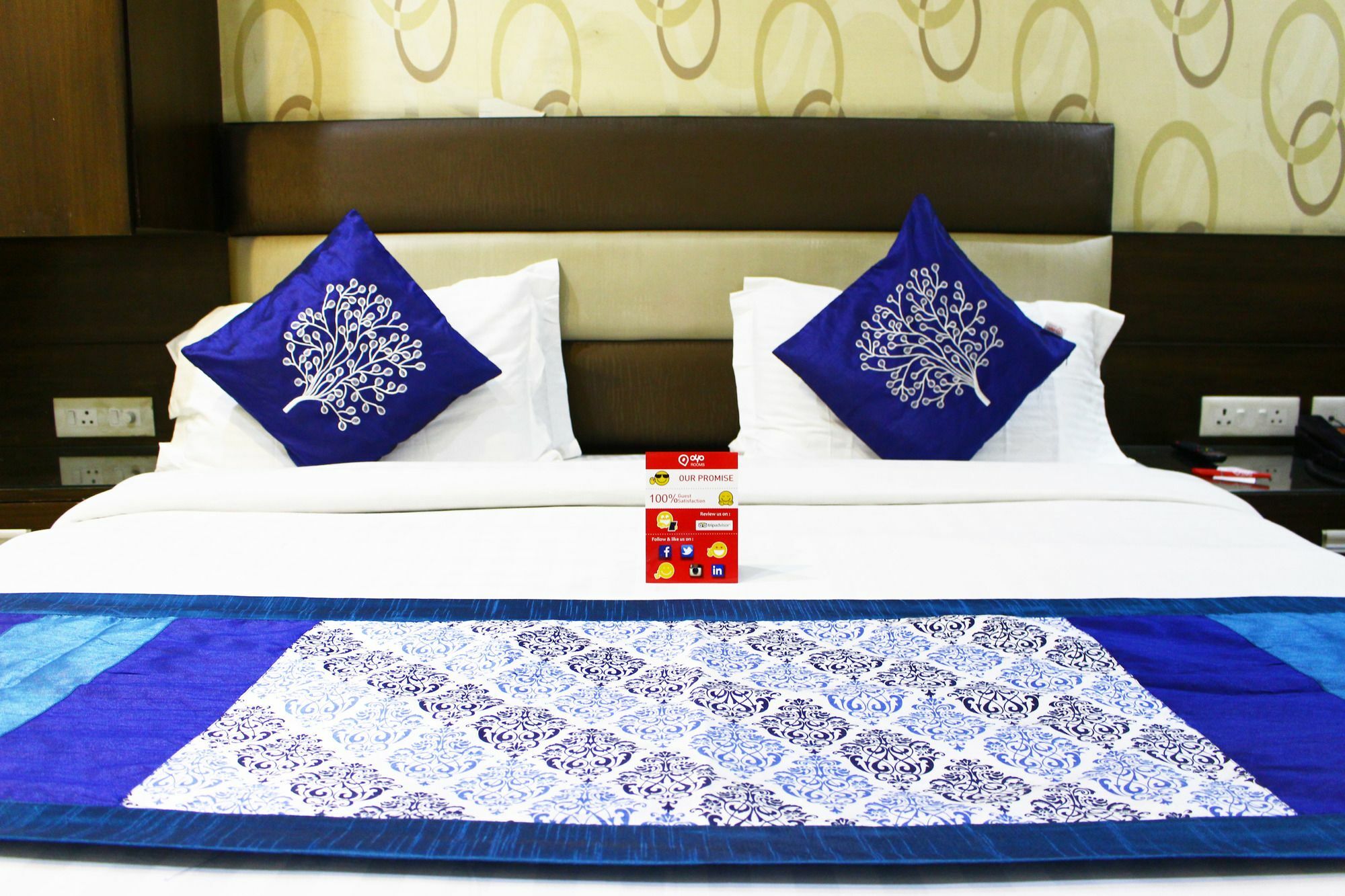 Crown Royale Hotel Dehradun Exterior foto